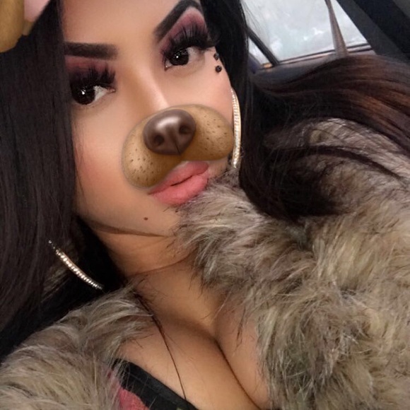 Meet your Posher, Karla - Picture 1 of 1